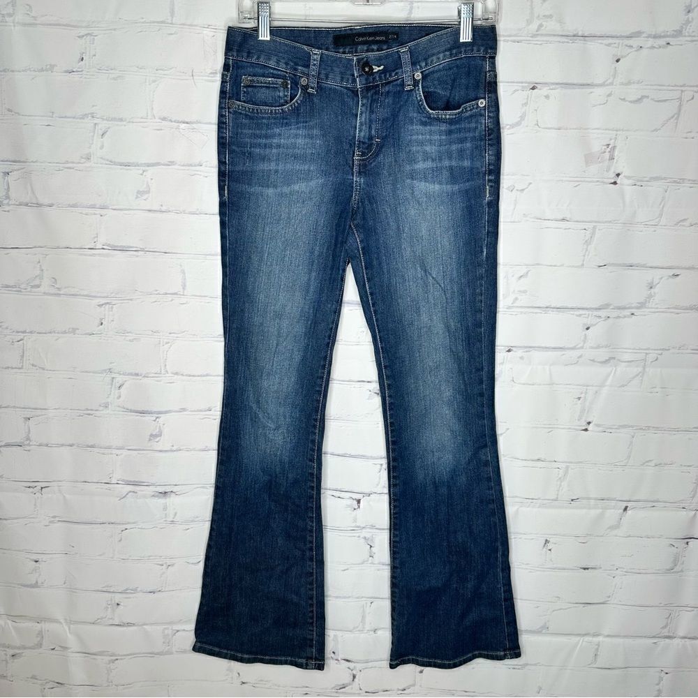 Calvin Klein size 27/4 flare fit jeans‎